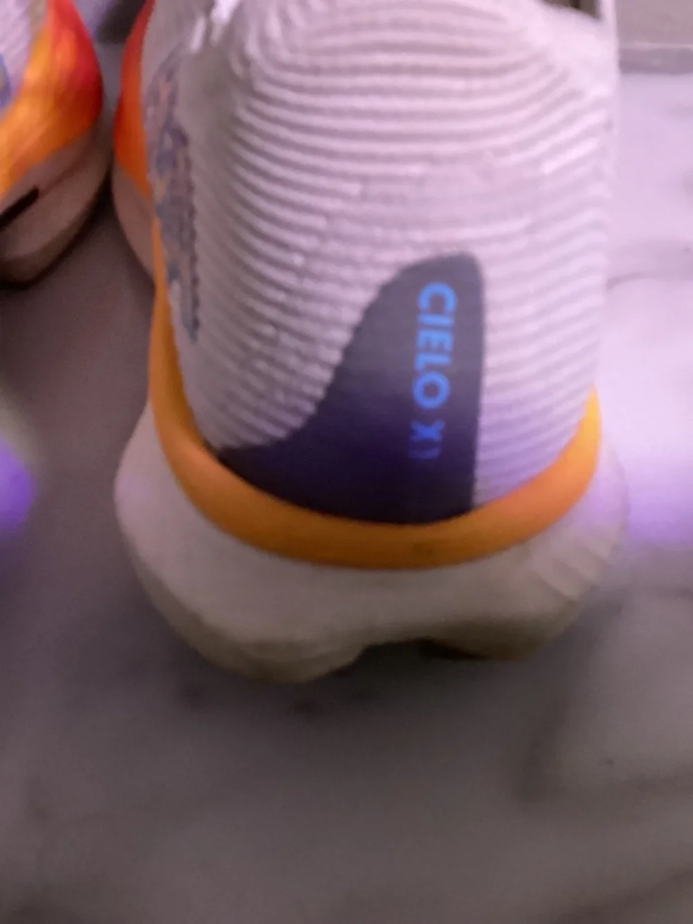 Hoka one one cielo x1, mens 10.5, womens 11.5